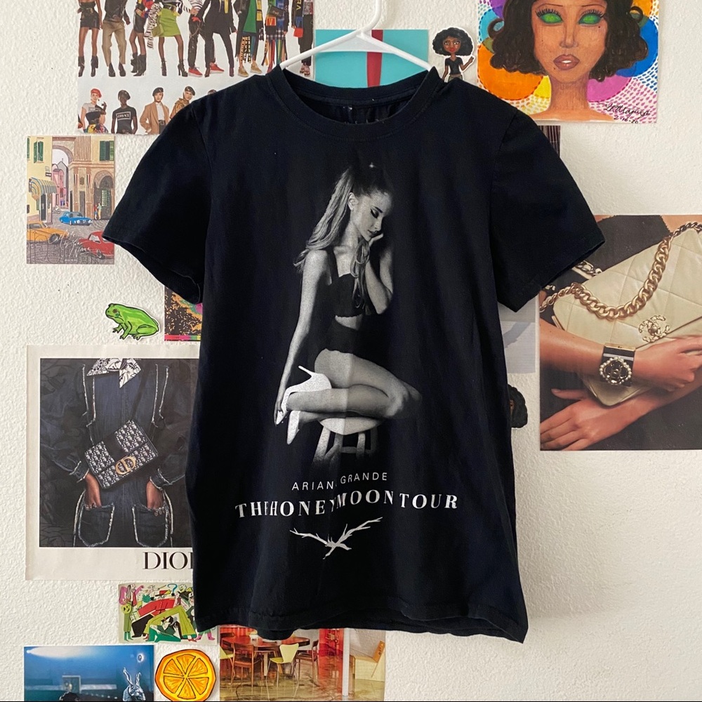 ariana grande tour shirt
